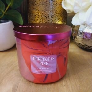 Bath & Body Works Perfect in Pink Candle
